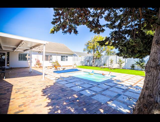 4 BEDROOM FREESTANDING TO LET IN TABLE VIEW